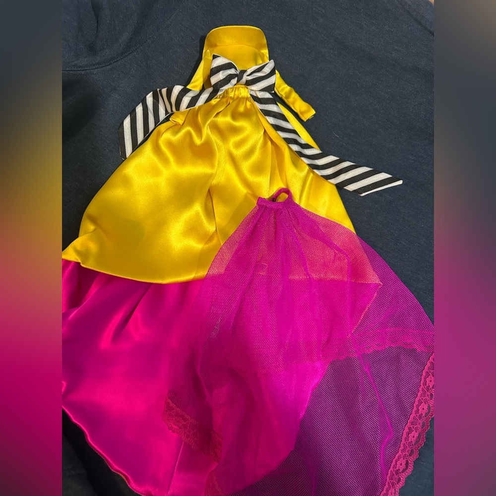 90’s bill blasts Barbie doll dress in like new condition